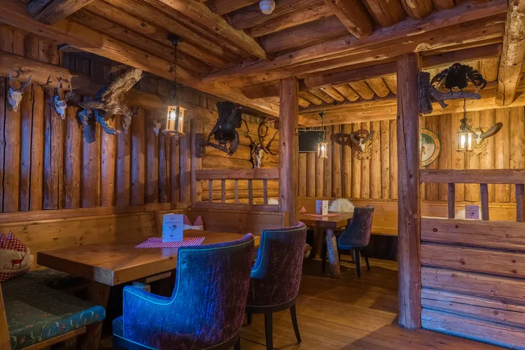 Naturhotel Adlaca Restaurant Holzdesign Tirol - Hotel See Paznauntal